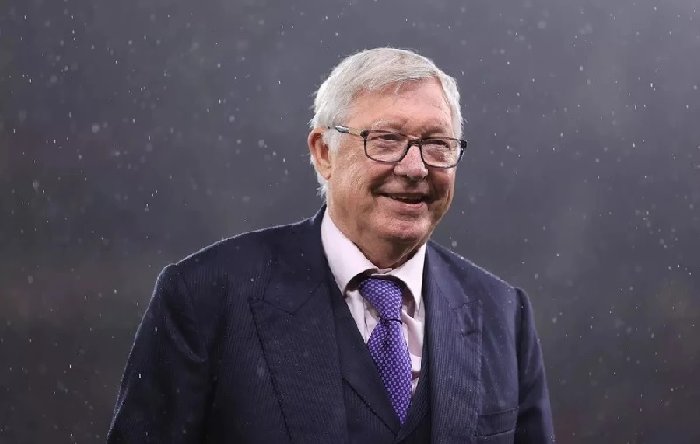 sir-alex-sap-tai-xuat-tren-ghe-chi-dao_1739493271.jpg